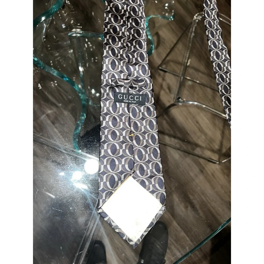 VINTAGE GUCCI 100%‎ SILK TIE, MADE IN ITALY Exceptional